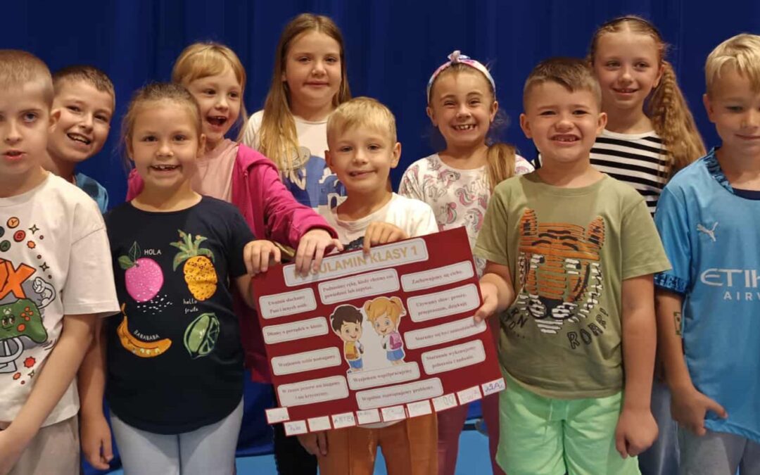 Nasi pierwszoklasiści stworzyli klasowy regulamin ✏️📜