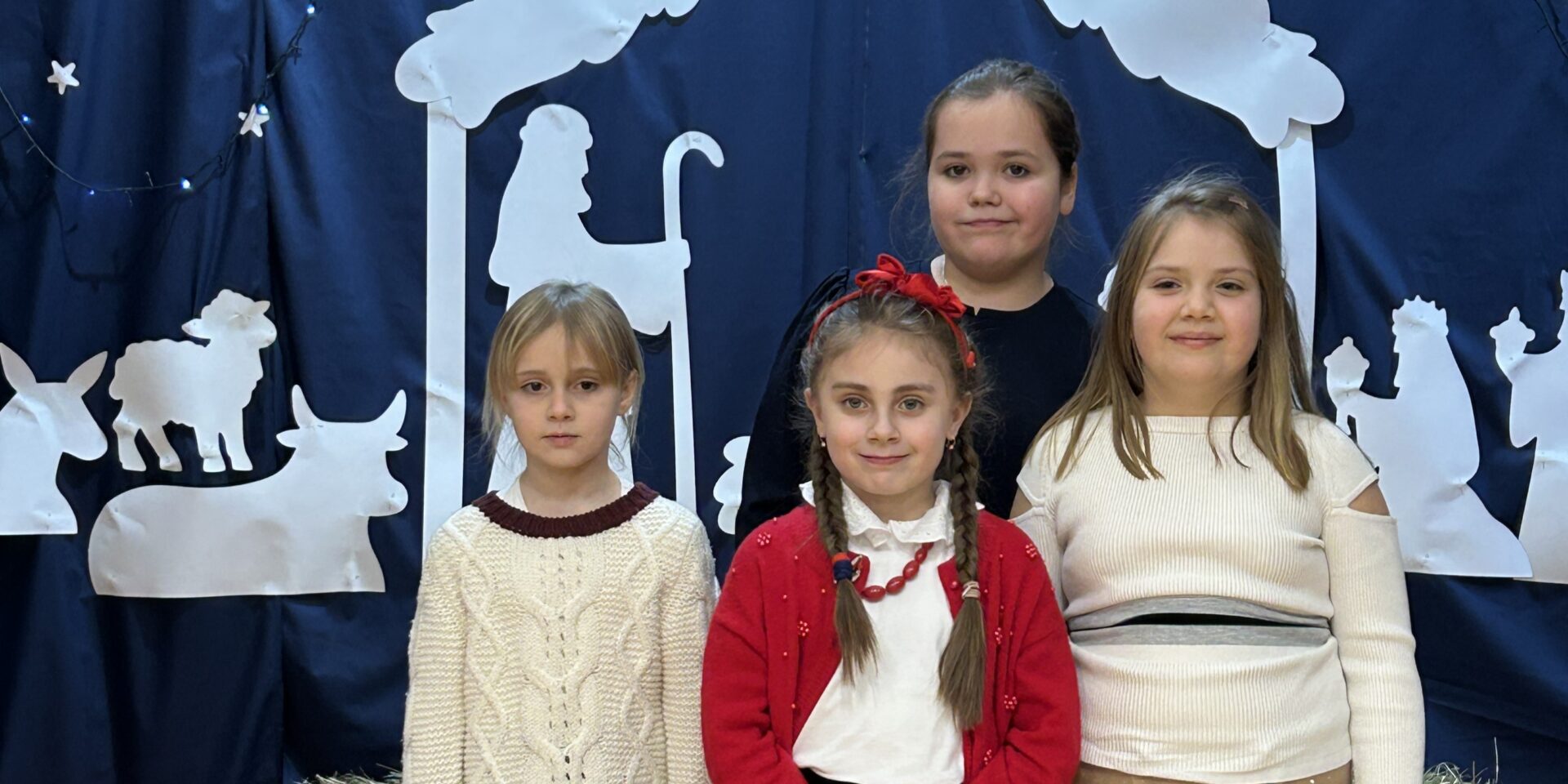 🎶 Sukcesy naszych uczennic w Gminnym Konkursie Kolęd i Pastorałek w Miedniewicach