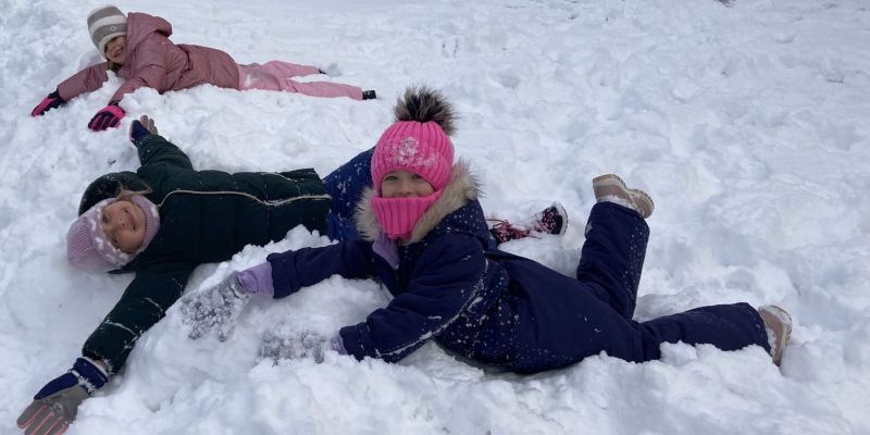 ❄️ Zimowe zabawy Zeróweczki na śniegu